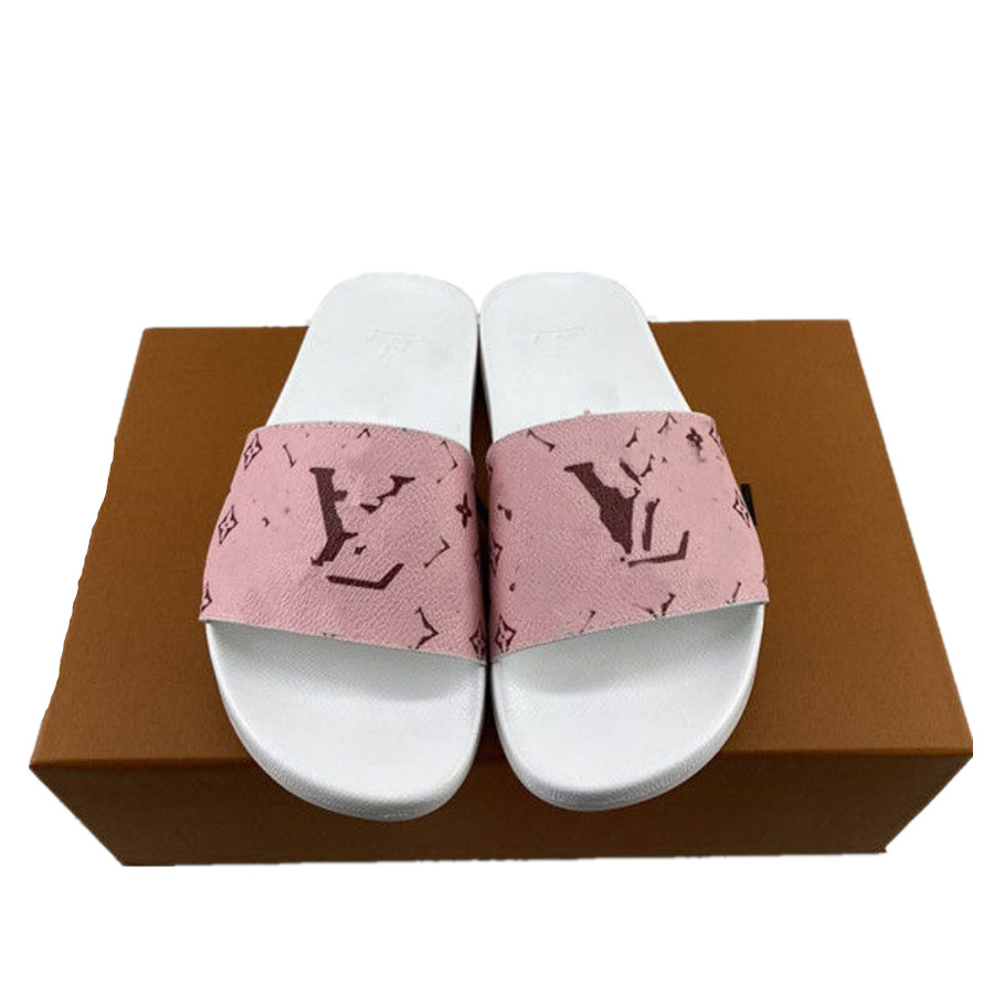Newest Designer Letters Couple Slippers Fashion Gradient Letter Color Men's and Women's Slipper Sandals Brand Female Lether Beach Shoes Flip-Flops Size 35-46
Newest Designer Letters Couple Slippers Fashion Gradient Letter Color Men's and Women's Slipper Sandals Brand Female Lether Beach Shoes Flip-Flops Size 35-46