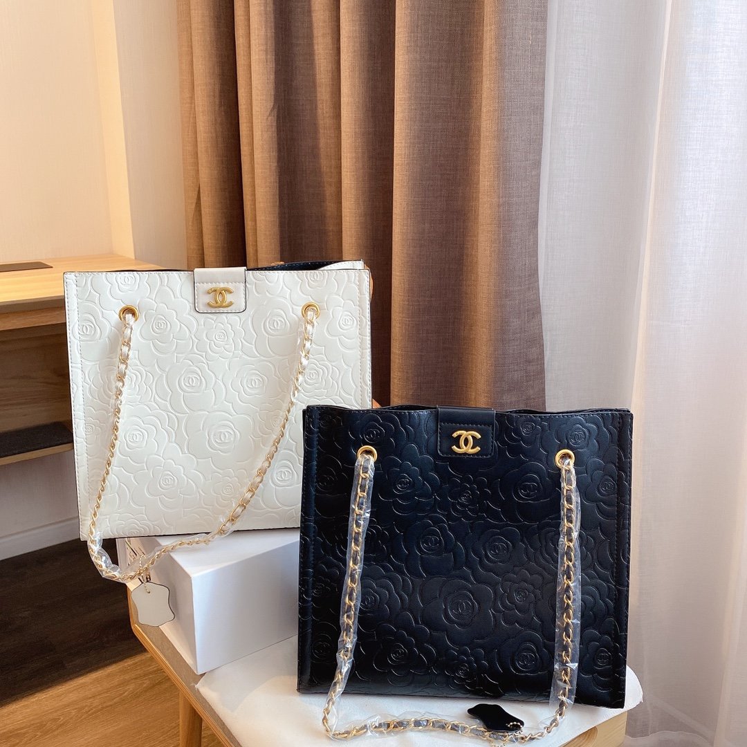 Designer Bags Handbag Totes Shoulder Women High quality Sheepskin large Chains shopping bag 33cm 5 Colors luxury_bagshop888 05
Designer Bags Handbag Totes Shoulder Women High quality Sheepskin large Chains shopping bag 33cm 5 Colors luxury_bagshop888 05