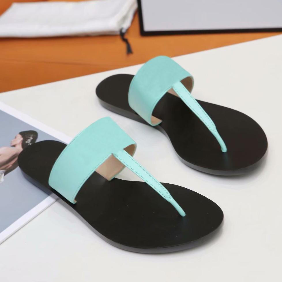 2021 Men Beach slippers Summer fashion women flip flops 100% leather lady Slippers Metal Women shoes Flat Ladies slippers Large size 35-45 n
2021 Men Beach slippers Summer fashion women flip flops 100% leather lady Slippers Metal Women shoes Flat Ladies slippers Large size 35-45 n