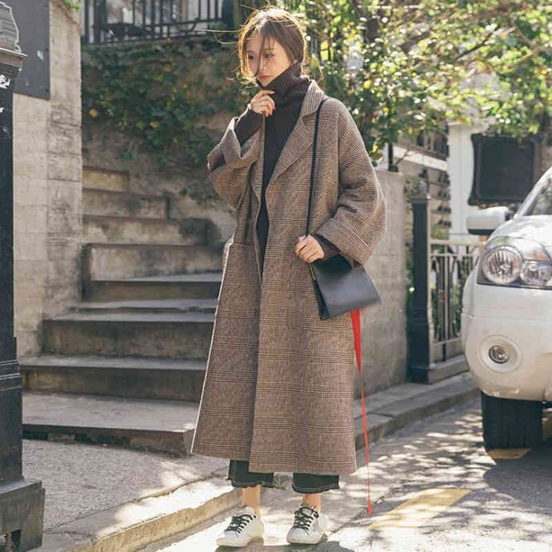 Women Winter Wool Blend Coat Fashion Plaid Loose Batwing Sleeve Long Woolen Trench Warm Outwear Female Jacket 210515