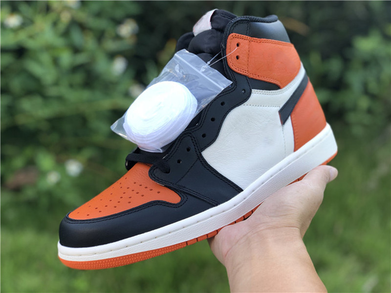 2019 New Men Women With Box 1s Basketball Shoes 1 Shattered Backboard Black Orange Athletic Shoes High Quality Sports Outdoors Sneakers, As picture
2019 New Men Women With Box 1s Basketball Shoes 1 Shattered Backboard Black Orange Athletic Shoes High Quality Sports Outdoors Sneakers, As picture