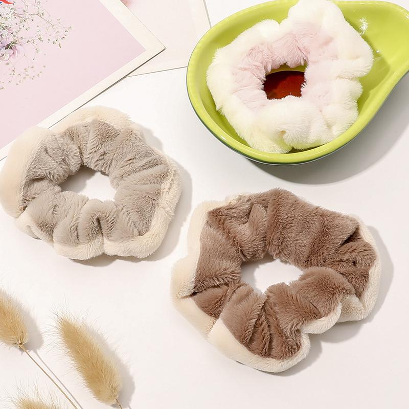 Hair Clips & Barrettes Arrival Winter Two-tone Color Soft Faux Fur Band Plush Fluffy Rubber Elastic For Women Girls, Golden;silver
Hair Clips & Barrettes Arrival Winter Two-tone Color Soft Faux Fur Band Plush Fluffy Rubber Elastic For Women Girls, Golden;silver
