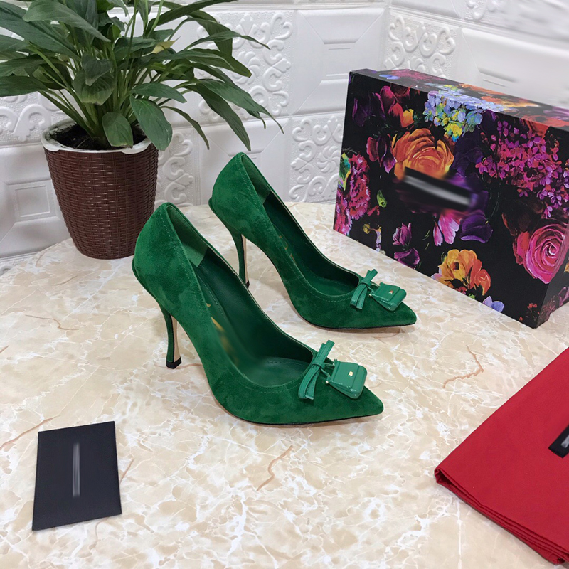 2021 Good Quality Fashion Women Luxurys Designers Shoes Designer Sandals Womens Luxury High Heels Sandal Dress Shoess With Box Size 35-41 -H633, Green
2021 Good Quality Fashion Women Luxurys Designers Shoes Designer Sandals Womens Luxury High Heels Sandal Dress Shoess With Box Size 35-41 -H633, Green