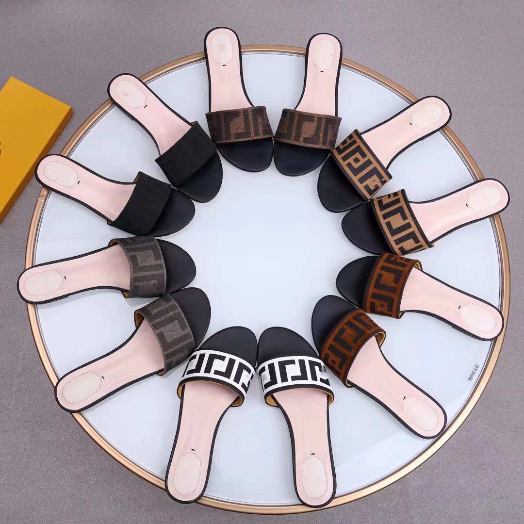 2021 high quality women's sandals fashion summer ladies flat slippers casual and comfortable designer hundred matching packaging
2021 high quality women's sandals fashion summer ladies flat slippers casual and comfortable designer hundred matching packaging