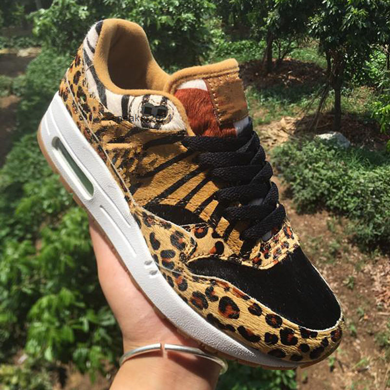 New Arrival 1 DLX ATMOS Jogging Running Shoes for High quality 1s Black Yellow Men Women Classic Athletic Sneakers Size 36-45
New Arrival 1 DLX ATMOS Jogging Running Shoes for High quality 1s Black Yellow Men Women Classic Athletic Sneakers Size 36-45