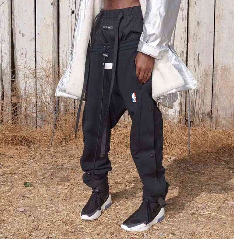 Fog x NK air joint name the first generation of breasted casual inschao brand sports large Terry pants, Black
Fog x NK air joint name the first generation of breasted casual inschao brand sports large Terry pants, Black