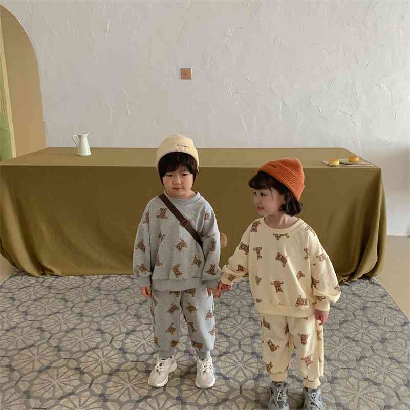 Cartoon bear cotton casual outfits for siblings Autumn long sleeve sweatshirt and sweatpants 2pcs sets 210708, Gray 
Cartoon bear cotton casual outfits for siblings Autumn long sleeve sweatshirt and sweatpants 2pcs sets 210708, Gray