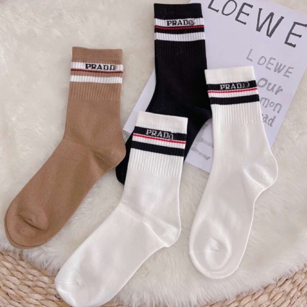 Trendy P family socks children's letter bar fashion cotton middle tube ins net red calf, Black
Trendy P family socks children's letter bar fashion cotton middle tube ins net red calf, Black