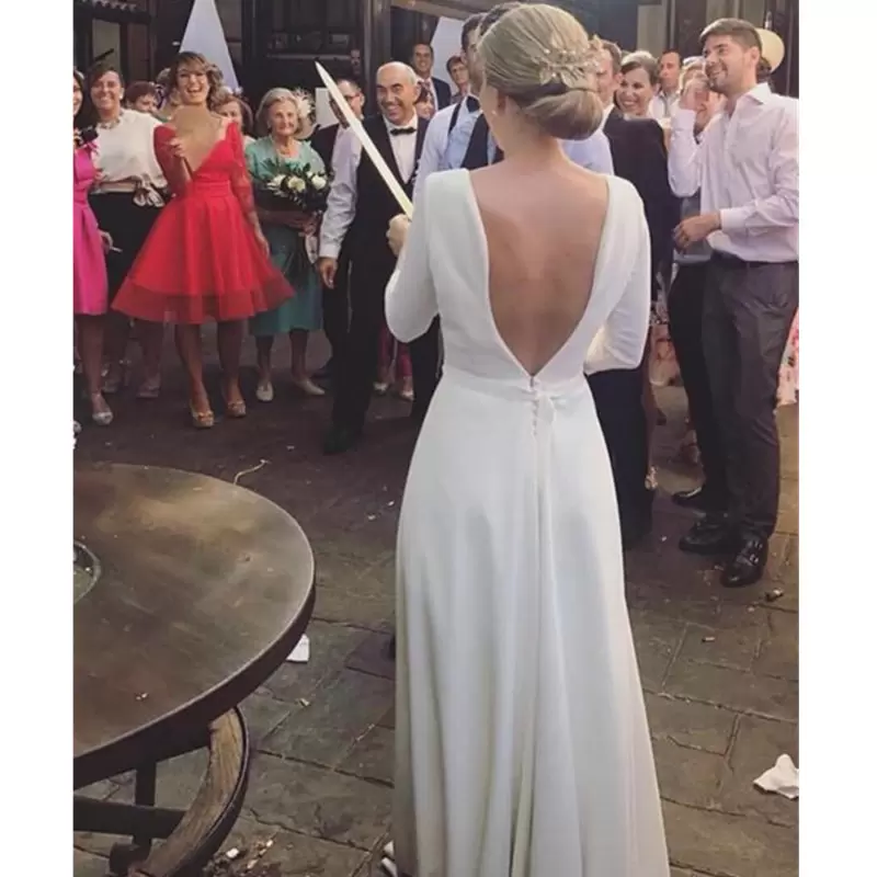 Satin Wedding Dresses Bridal Gown Jewel Neck Covered Buttons Long Sleeves Sexy Backless Sweep Train Country Garden Vestidos De Novia Plus Size Custom