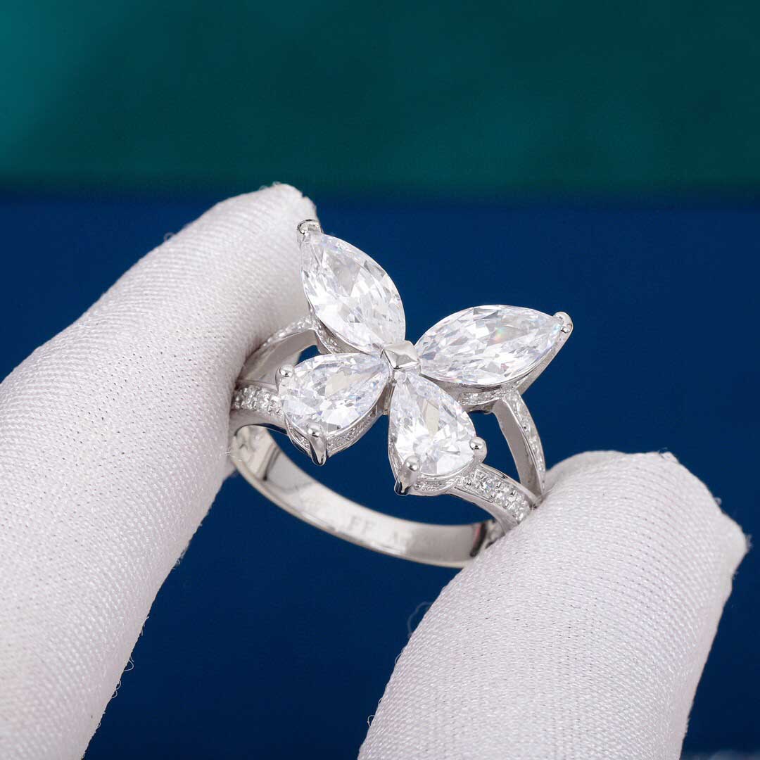 S925 silver charm punk band ring with diamond for women wedding jewelry gift have stamp PS3224
S925 silver charm punk band ring with diamond for women wedding jewelry gift have stamp PS3224