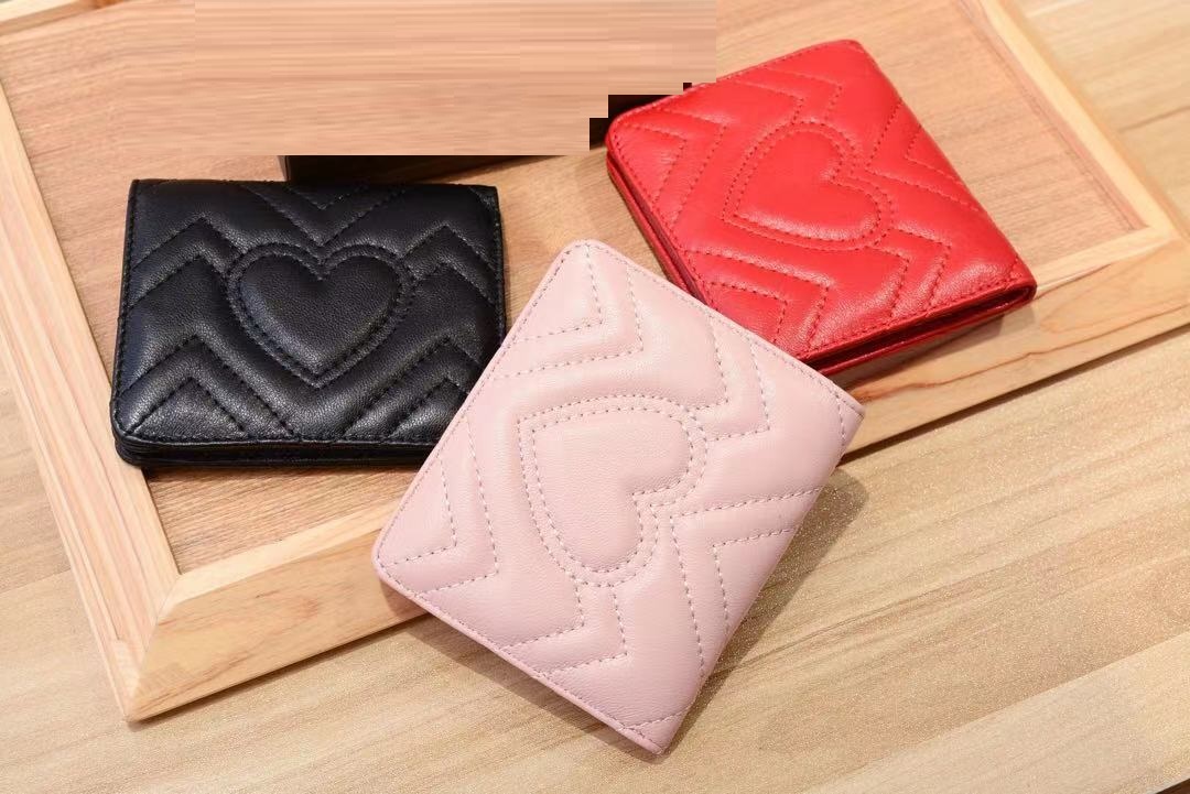 Retro Classic womens wallet Designer Wallets Ladies bag Short style Pouch Card holder slot purse real leather black color top quilted soft, Black-y-silver logo
Retro Classic womens wallet Designer Wallets Ladies bag Short style Pouch Card holder slot purse real leather black color top quilted soft, Black-y-silver logo