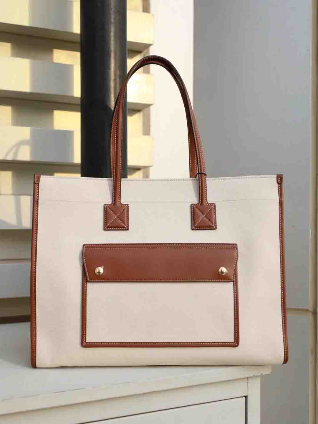 2021 new designer handbags Canvas tote bag Totes Old-fashioned British style bags, Brown beige stitching
2021 new designer handbags Canvas tote bag Totes Old-fashioned British style bags, Brown beige stitching