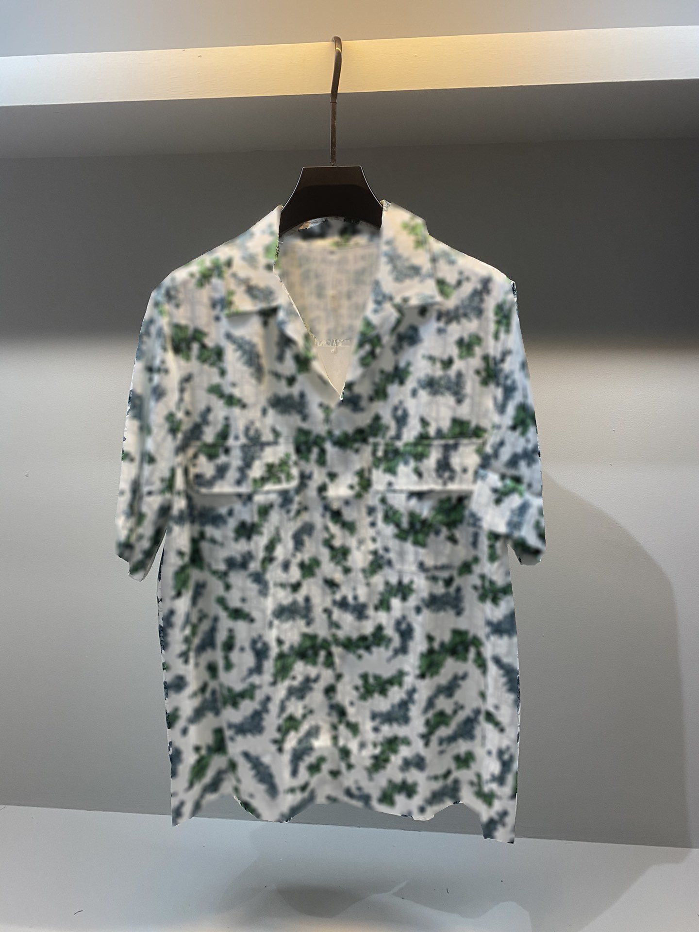 21ss European spring and summer latest fashion full-body letter leaf printing luxury girl shirt Paris French male designer high-quality casual men's shirt, White
21ss European spring and summer latest fashion full-body letter leaf printing luxury girl shirt Paris French male designer high-quality casual men's shirt, White