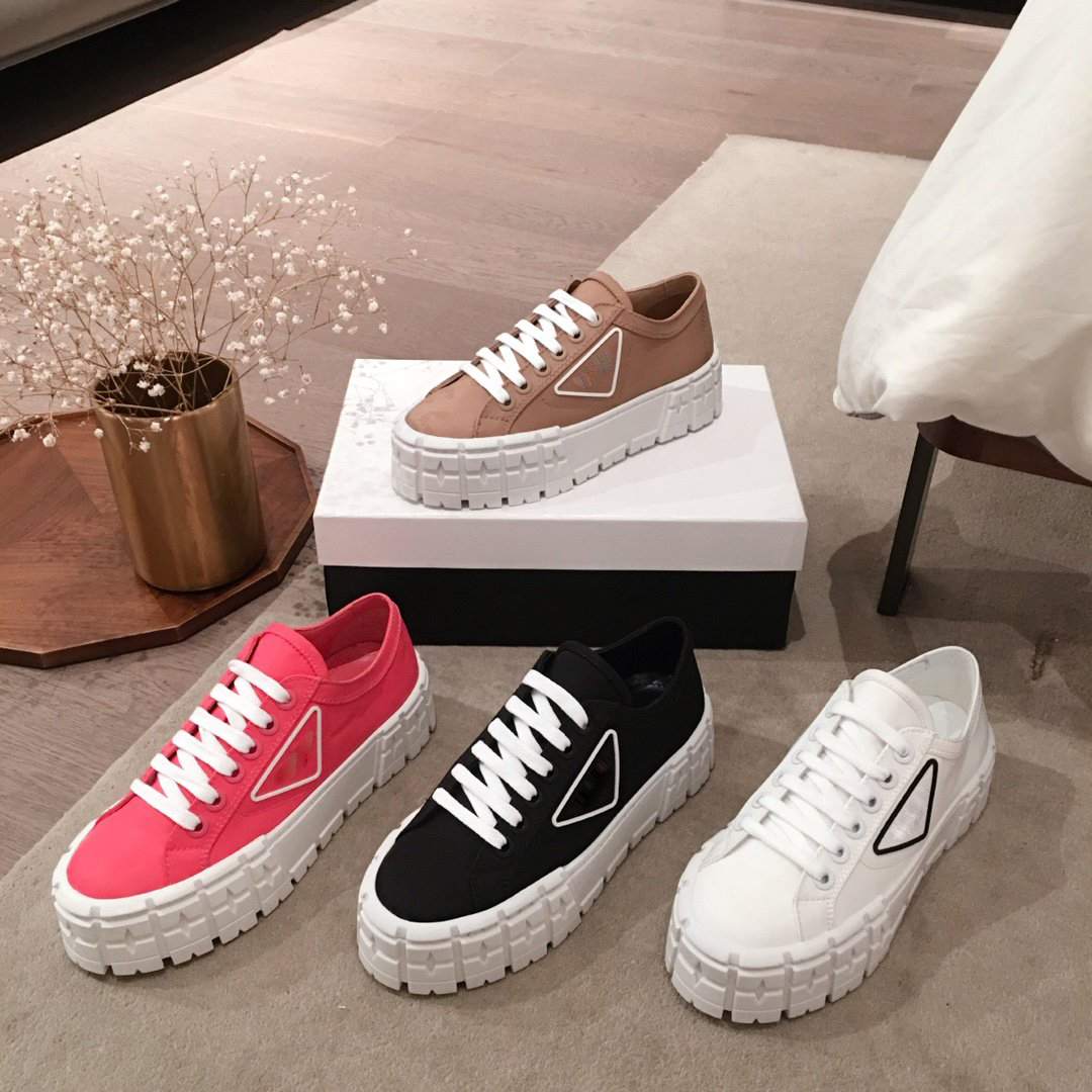 2021 designers shoe high Quality Canvas Casual Shoes spring and fall Fashion Confortable top Obliques Womens Outdoor lace-up Platform with box, Black
2021 designers shoe high Quality Canvas Casual Shoes spring and fall Fashion Confortable top Obliques Womens Outdoor lace-up Platform with box, Black