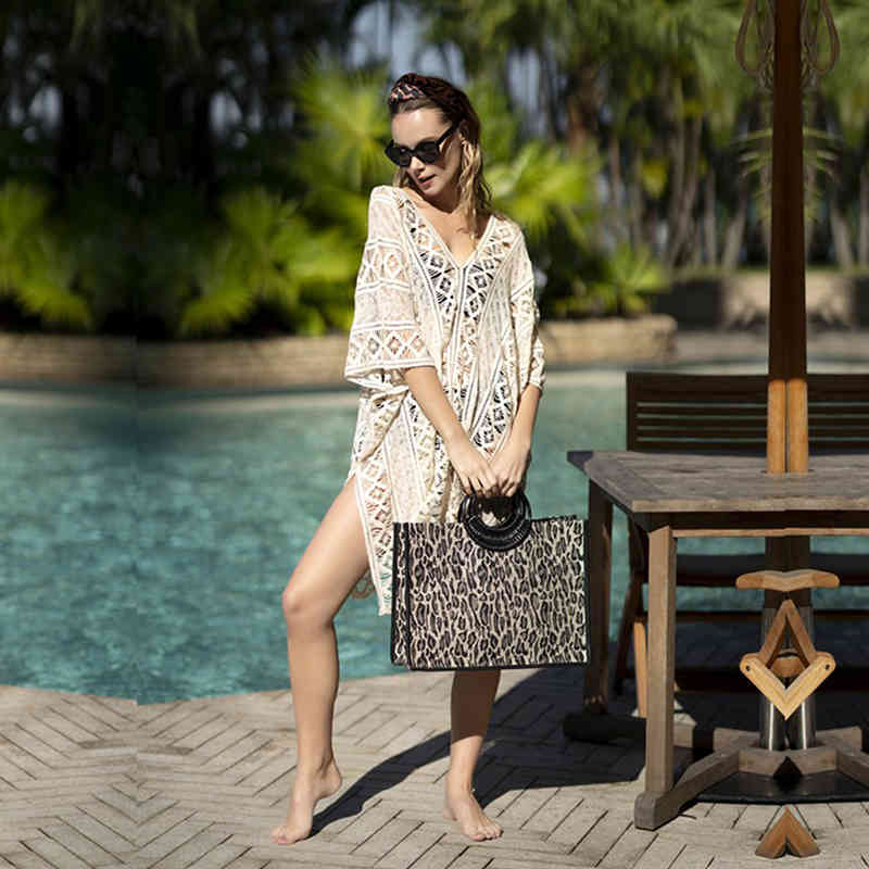 Sexy White Crochet Bikini Cover-ups Glamorous Hollow Out Tassel Summer Tops Plus Size Women Beach Wear Swim Suit Cover Up Q1249 210420