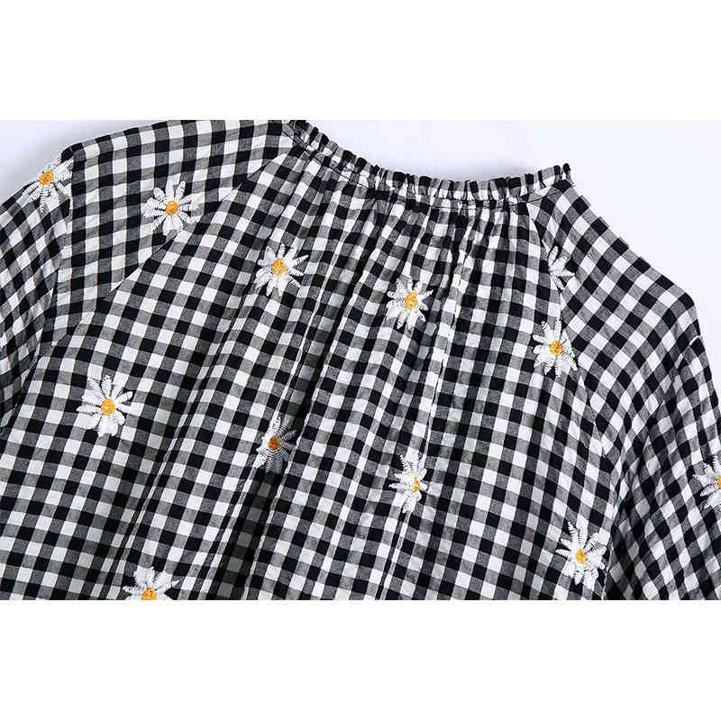 Women Plaid Dress Floral Embroidery Short Sleeve O-Neck Above Knee Dresses Chic Lady Casual Fashion Clothes 210517