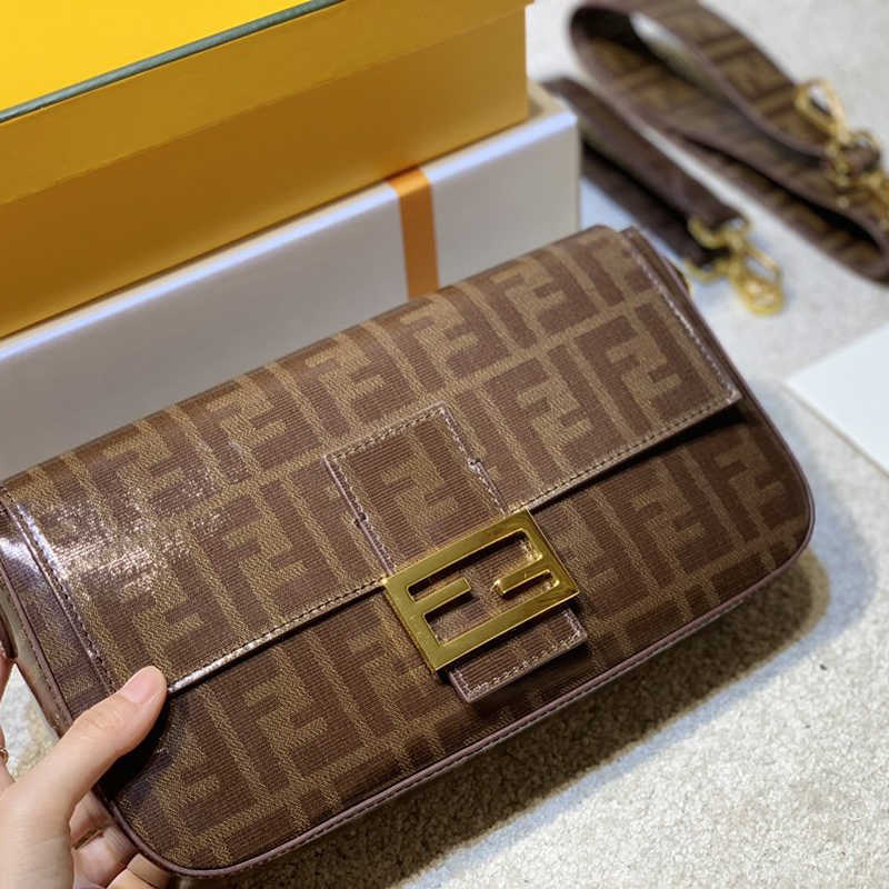 20 Years' New Waterproof Patent Leather Cowhide Coffee Color Stick Bag Middle Ancient Fashion One Shoulder Slant Cross Handbag Zlh, Red
20 Years' New Waterproof Patent Leather Cowhide Coffee Color Stick Bag Middle Ancient Fashion One Shoulder Slant Cross Handbag Zlh, Red