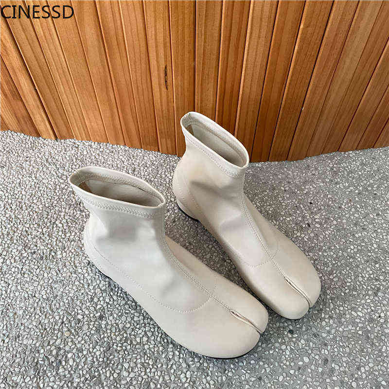 Boot Split Toe Women Ninja Tabi Ankle Boots Round Heels 3.5cm Medium Heel Pig Feet Shoes Woman Short Female Leather 220310, Black
Boot Split Toe Women Ninja Tabi Ankle Boots Round Heels 3.5cm Medium Heel Pig Feet Shoes Woman Short Female Leather 220310, Black