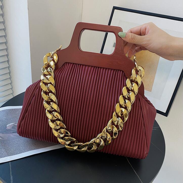 womens shoulder bags elegant atmosphere solid color striped handbag simple joker fold large women clutch bag street personality oversized chain backpack 10 colors
womens shoulder bags elegant atmosphere solid color striped handbag simple joker fold large women clutch bag street personality oversized chain backpack 10 colors