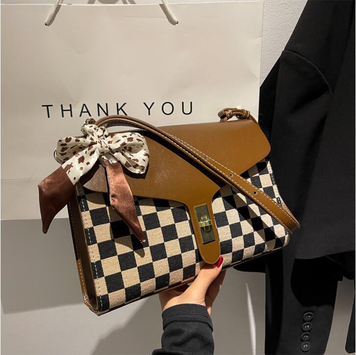shoulder Bags High quality lady fashion luxurys handbags Cross body famous designers leather female Hot purse
shoulder Bags High quality lady fashion luxurys handbags Cross body famous designers leather female Hot purse