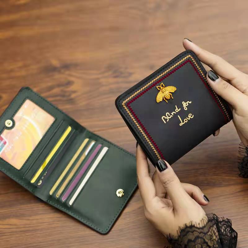 High quality Genuine cow leather bee women designer wallets lady short style fashion casual card purses no8, Red;black
High quality Genuine cow leather bee women designer wallets lady short style fashion casual card purses no8, Red;black