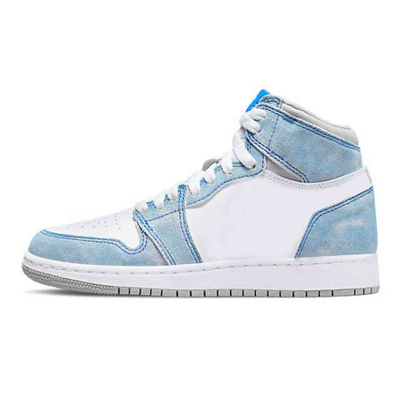 Jumpman 1 Basketball shoes OG High 1S UNC Patent Leather Hyper Royal Mocha Homage To University Blue Sport Designer Sneakers Trainers 36-48{category}{category}, With original box
Jumpman 1 Basketball shoes OG High 1S UNC Patent Leather Hyper Royal Mocha Homage To University Blue Sport Designer Sneakers Trainers 36-48{category}{category}, With original box