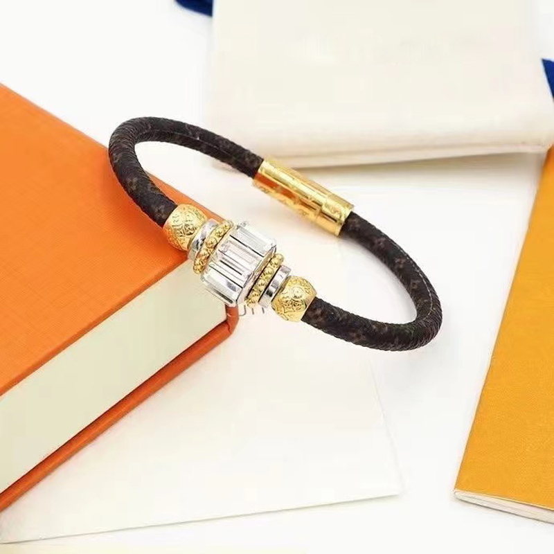 Donia jewelry luxury bangle leather rope exaggerated titanium steel micro-inlaid zircon gift box from European and American fashion designers
Donia jewelry luxury bangle leather rope exaggerated titanium steel micro-inlaid zircon gift box from European and American fashion designers