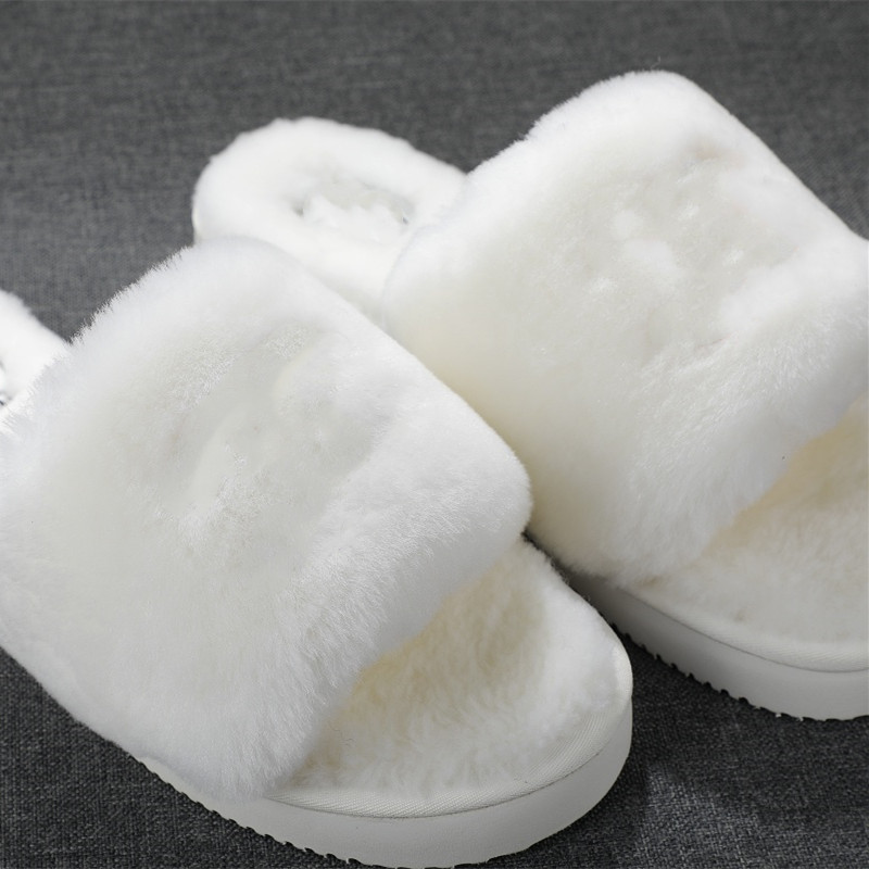 The latest womens slippers in autumn and winter 2021 soft lamb hair rabbit real leather material luxury custom logo35-41, Black
The latest womens slippers in autumn and winter 2021 soft lamb hair rabbit real leather material luxury custom logo35-41, Black