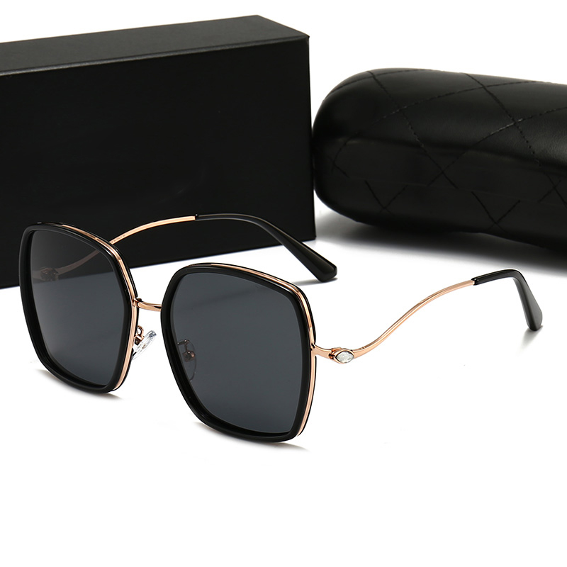 Brand Designer Luxury Sun Glasses for Women Top Quality Fashion Sunglasses UV400 Polarizing Goggle Oversized Summer Shades
Brand Designer Luxury Sun Glasses for Women Top Quality Fashion Sunglasses UV400 Polarizing Goggle Oversized Summer Shades