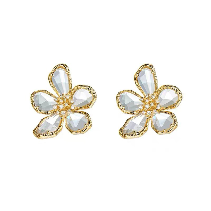 S925 Silver Needle stud earrings Bohemian large petal Luxury exaggerated high-quality women glass crystal earring bridal versatile ear jewelry accessorie Gift
S925 Silver Needle stud earrings Bohemian large petal Luxury exaggerated high-quality women glass crystal earring bridal versatile ear jewelry accessorie Gift