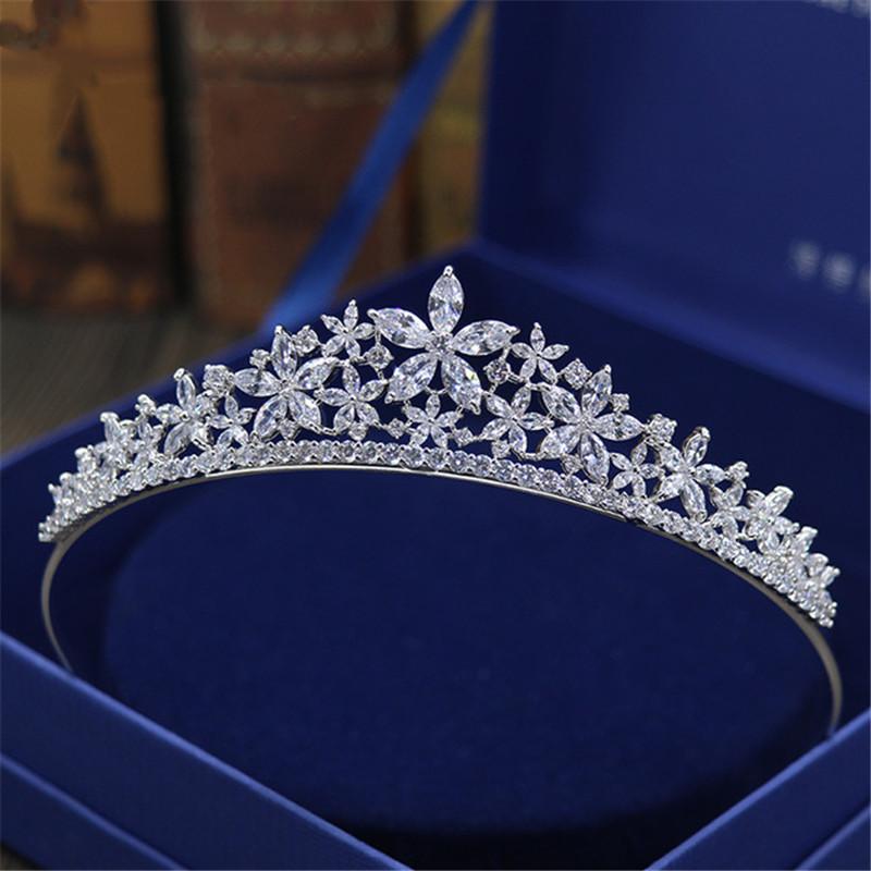 Hair Clips & Barrettes Sparkling Silver Cubic Zircon Bride Wedding Tiaras For Women Princess CZ Diadem Headwear Decorations MY3216, Golden;silver
Hair Clips & Barrettes Sparkling Silver Cubic Zircon Bride Wedding Tiaras For Women Princess CZ Diadem Headwear Decorations MY3216, Golden;silver
