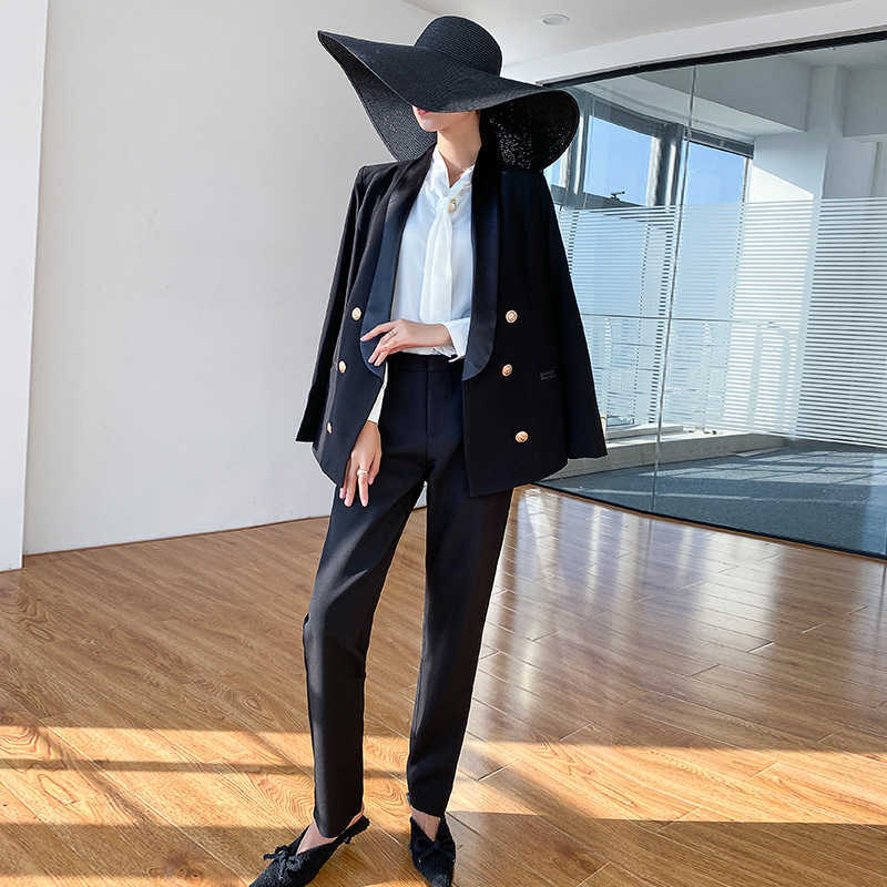 Women's plus size professional pants suit two-piece Autumn and winter high quality double breasted ladies jacket casual trousers 210527
Women's plus size professional pants suit two-piece Autumn and winter high quality double breasted ladies jacket casual trousers 210527