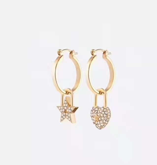 2021 luxury asymmetric design Stud women's pearl Earrings Classic letter Earring Gold Silver Jewelry Accessories High quality fashion G, Golden;silver
2021 luxury asymmetric design Stud women's pearl Earrings Classic letter Earring Gold Silver Jewelry Accessories High quality fashion G, Golden;silver