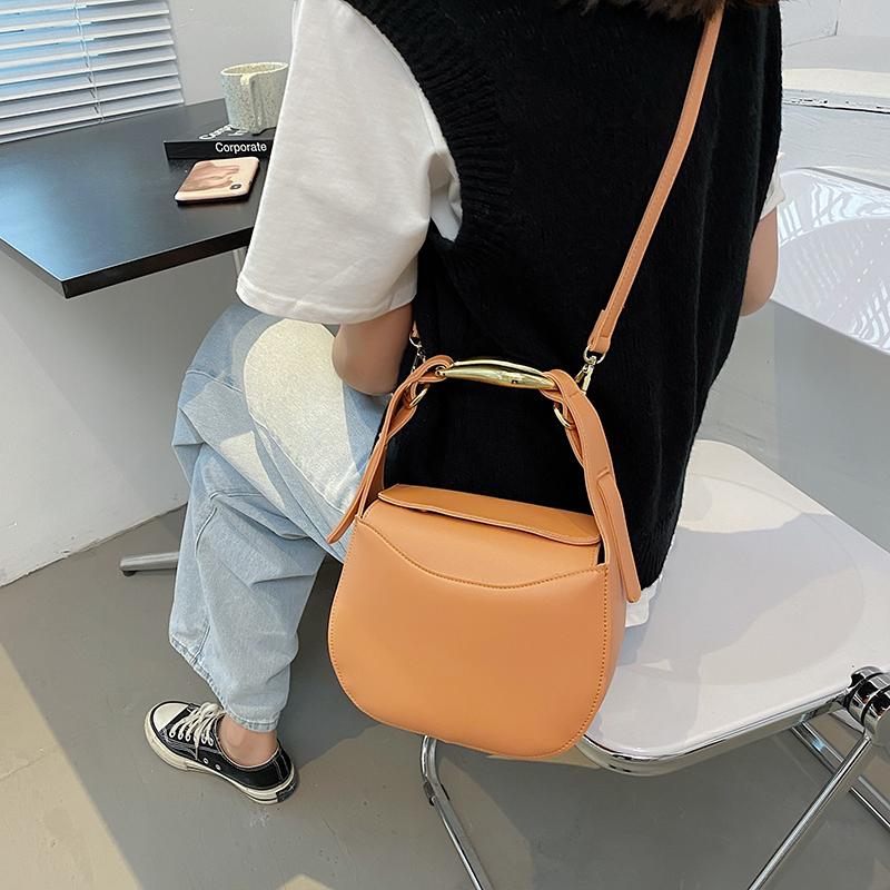 Evening Bags Ladies Shoulder Bag Simple Trending Messenger For Women Solid Color Female Handbag Artificial Leather All Match High Quality
Evening Bags Ladies Shoulder Bag Simple Trending Messenger For Women Solid Color Female Handbag Artificial Leather All Match High Quality