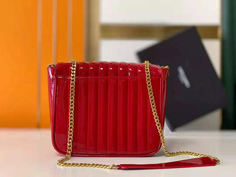 LARGE VICKY Cosmetic BAG patent genuine leather calfskin shoulder bags full Real cowhide inside and outside the back flat open pocket handbag, Red
LARGE VICKY Cosmetic BAG patent genuine leather calfskin shoulder bags full Real cowhide inside and outside the back flat open pocket handbag, Red