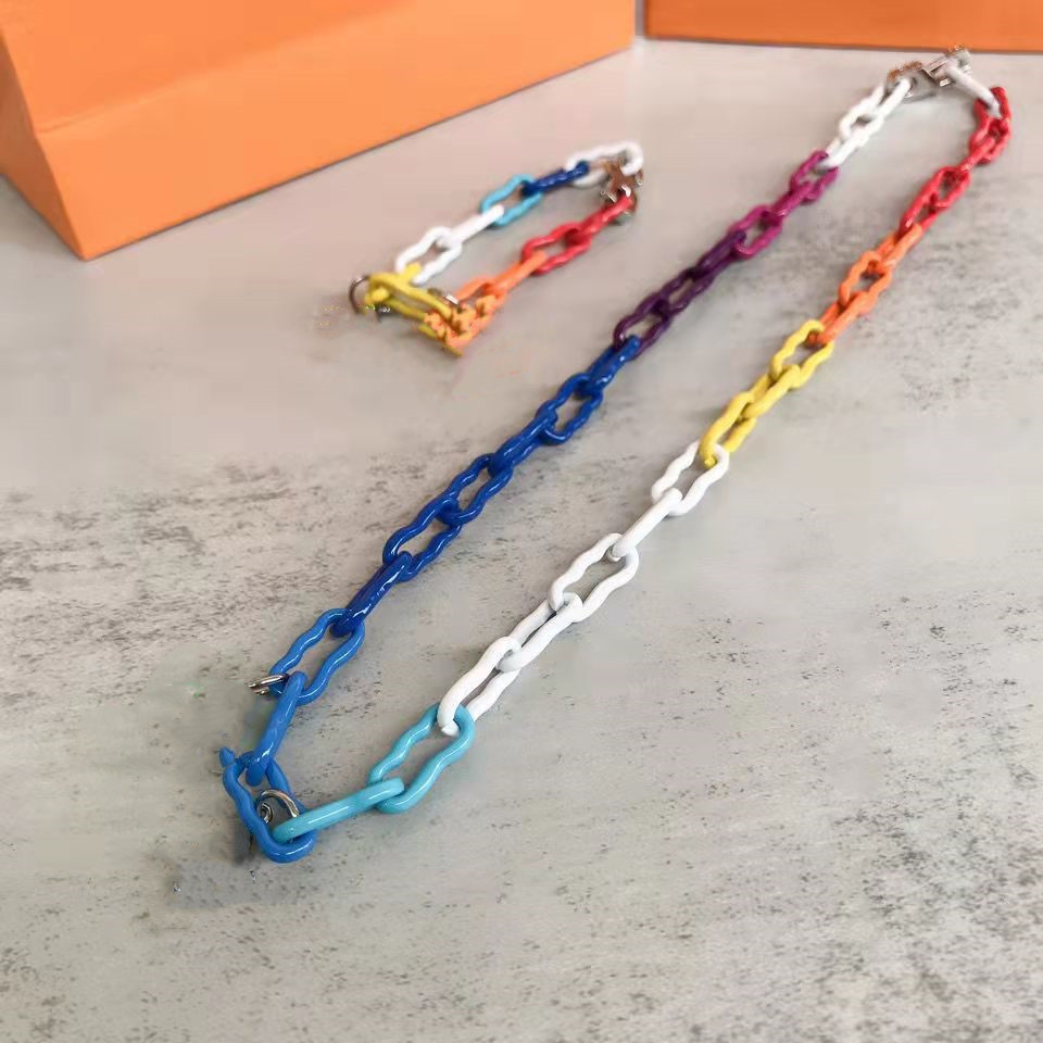 Top Luxury Designer Bracelet Letter Accessories Set with Crystal Necklaces Jewelry Supply
Top Luxury Designer Bracelet Letter Accessories Set with Crystal Necklaces Jewelry Supply