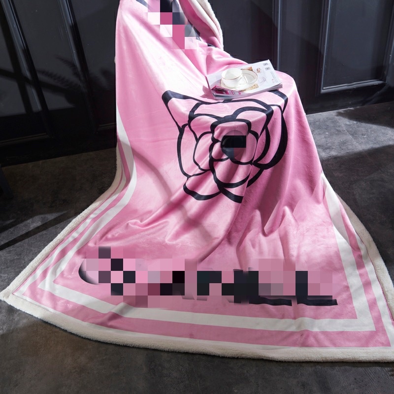 Pink fashion designer blankets soft printed luxury throw blanket for sofa bed lunch break home decoration high quality
Pink fashion designer blankets soft printed luxury throw blanket for sofa bed lunch break home decoration high quality