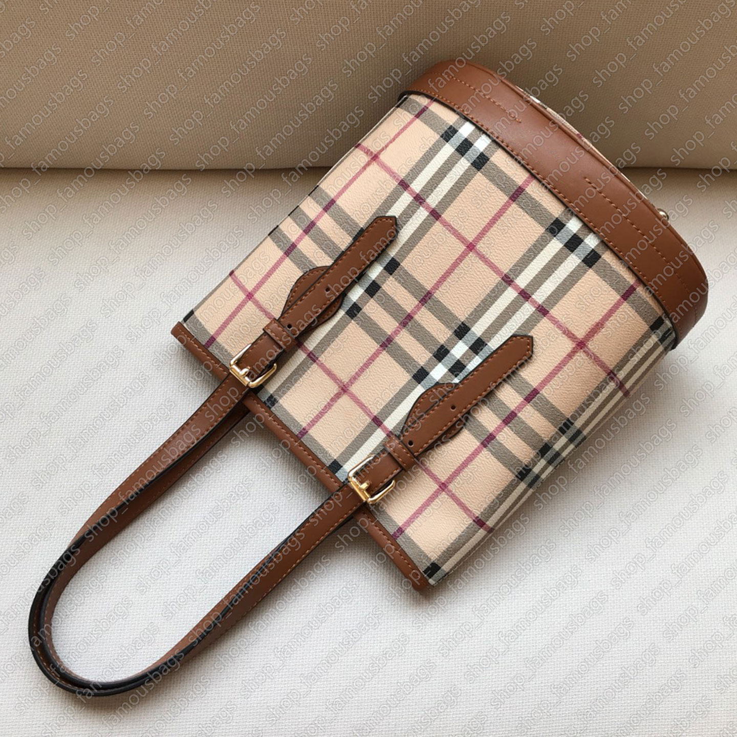 Designers Womens Handbags Purses Bberry Genuine Leather bucket bag printed plaid 2 pieces top quality coin purse shoulder mini pochette hand bags
Designers Womens Handbags Purses Bberry Genuine Leather bucket bag printed plaid 2 pieces top quality coin purse shoulder mini pochette hand bags