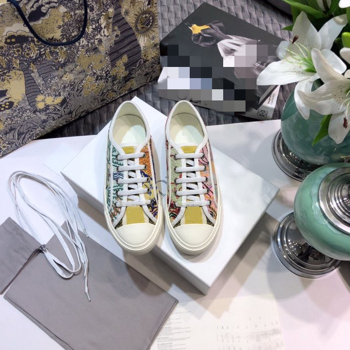 g bag 2021 men women platform shoes fashion sneakers multicolor reflective triple black white leather trainers runner shoe 35-44
g bag 2021 men women platform shoes fashion sneakers multicolor reflective triple black white leather trainers runner shoe 35-44