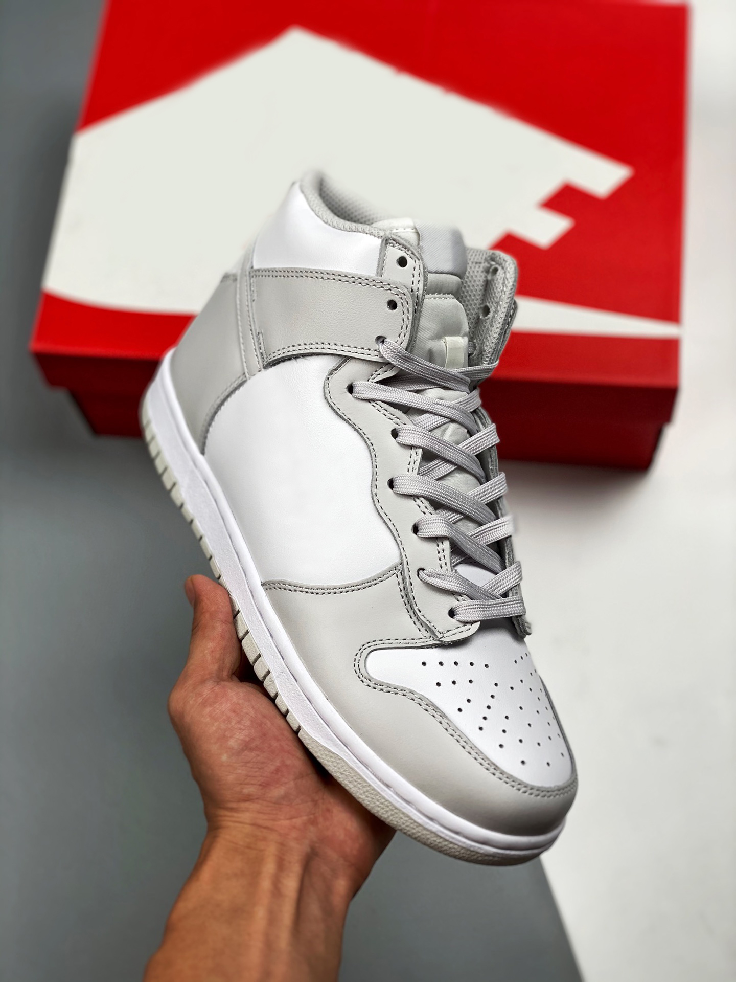 Hottest Authentic High Vast Grey White Shoes Men Women Outdoor Sneakers Sports Trainers With Original Box 36-46
Hottest Authentic High Vast Grey White Shoes Men Women Outdoor Sneakers Sports Trainers With Original Box 36-46