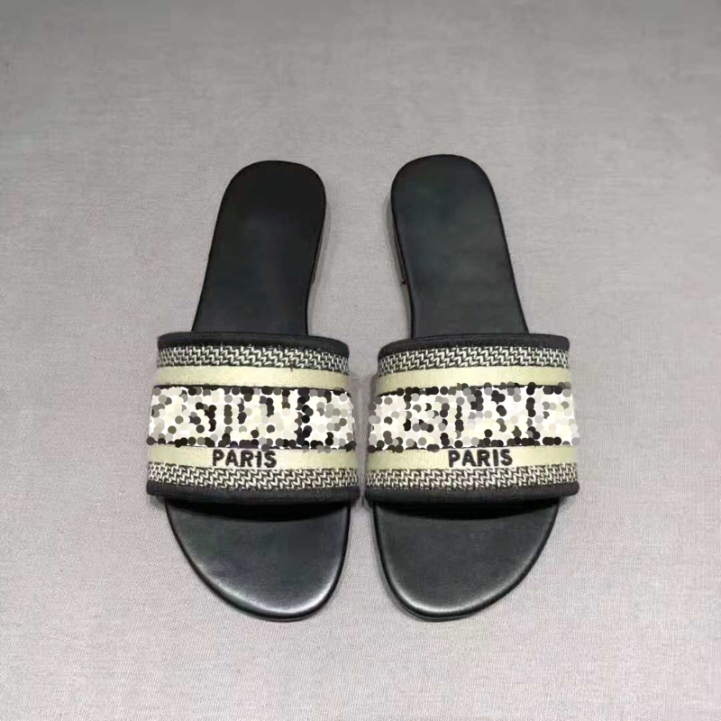 2021 Fahsion Women Sandals Summer Girls Beach Slides Black White Red Flip Flops Floral brocade Gear bottoms Slippers, Boxes
2021 Fahsion Women Sandals Summer Girls Beach Slides Black White Red Flip Flops Floral brocade Gear bottoms Slippers, Boxes