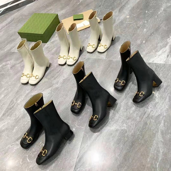 Designer high quality womens camping boots leather fashion womens 2021 new winter low heel round head high heel letters womens short boots medium boots size 35-41, Black 2.5
Designer high quality womens camping boots leather fashion womens 2021 new winter low heel round head high heel letters womens short boots medium boots size 35-41, Black 2.5