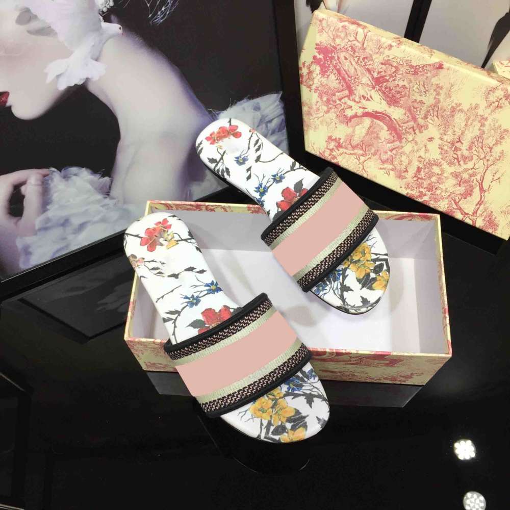 21ss Women Sandals Slippers Embroidery Designers Slides Floral Brocade Flip Flops Striped Beach Leather Rubber Flower Loafers, Black 
21ss Women Sandals Slippers Embroidery Designers Slides Floral Brocade Flip Flops Striped Beach Leather Rubber Flower Loafers, Black