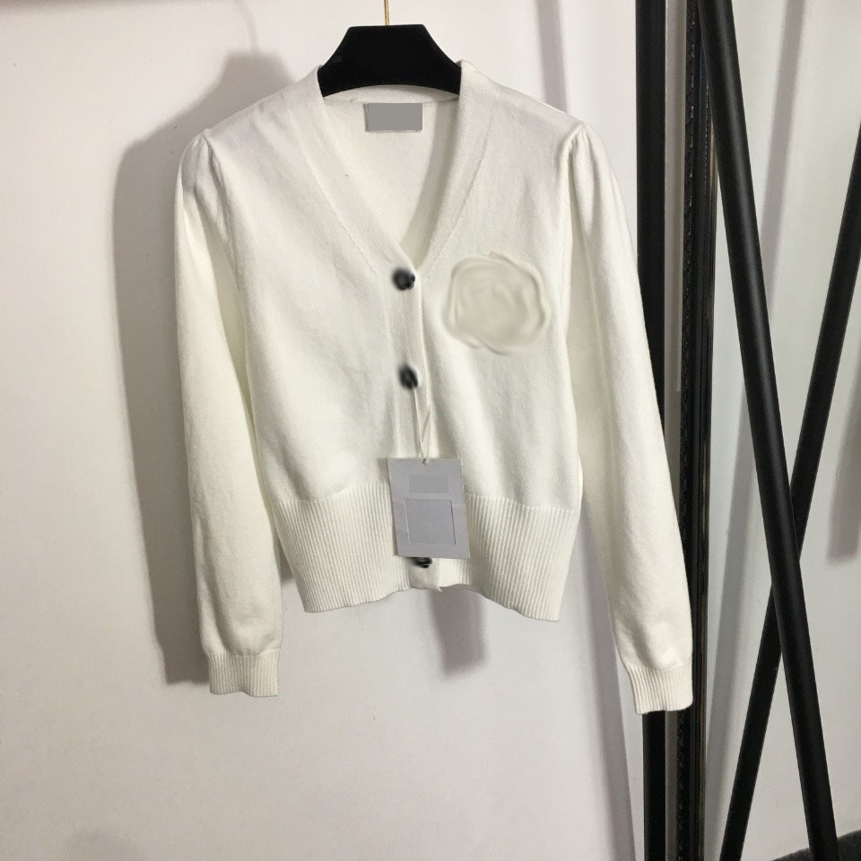 106 2021 Autumn Brand Same Style Sweaters High Quality V Neck Print Long Sleeve Cardigan White Blue Pink Black Print Women Clothes Sweater lanlingge
106 2021 Autumn Brand Same Style Sweaters High Quality V Neck Print Long Sleeve Cardigan White Blue Pink Black Print Women Clothes Sweater lanlingge