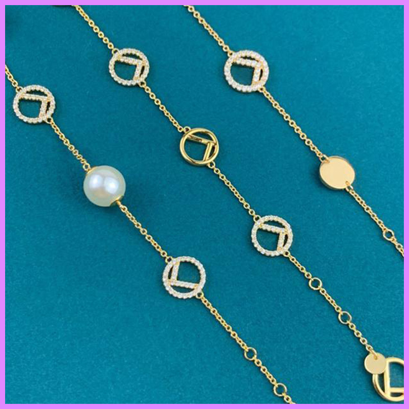 Wholesale Womens Designers Bracelet Brand High Quality Ladies Bracelets Gold Fashion Pearl Letters Luxury Designer Jewelry Nice D2111047F
Wholesale Womens Designers Bracelet Brand High Quality Ladies Bracelets Gold Fashion Pearl Letters Luxury Designer Jewelry Nice D2111047F