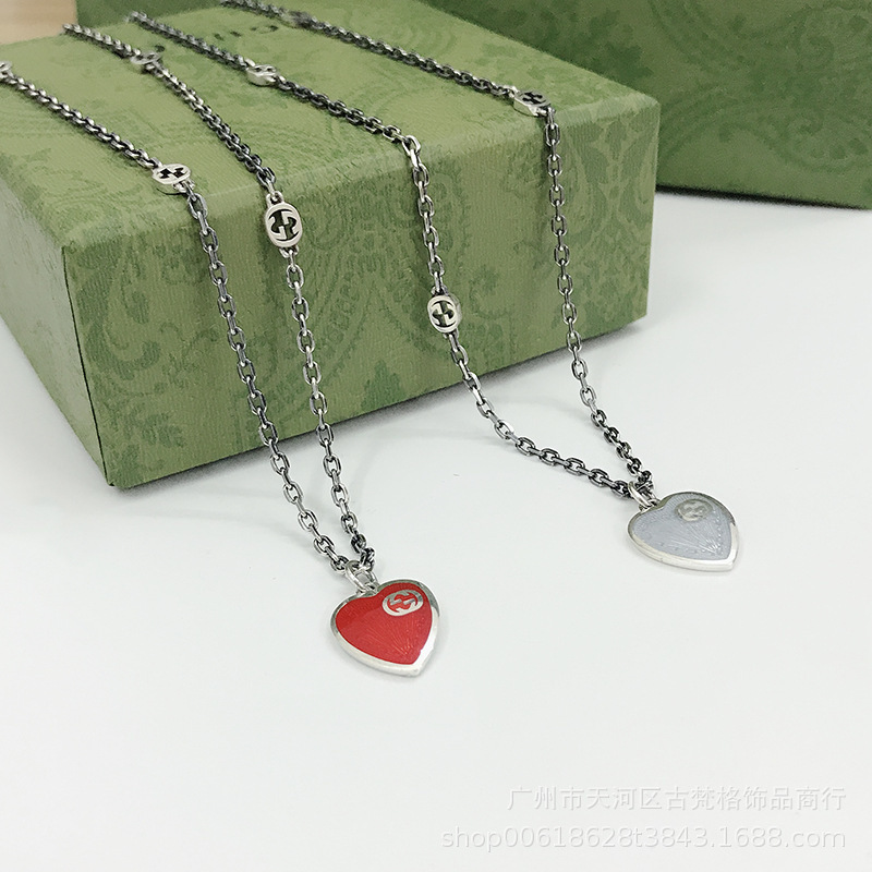 75% Discount On Factory Outlet Gu interlocking double enamel red and Blue Necklace 925 fashion old women's clavicle chain Pendant
75% Discount On Factory Outlet Gu interlocking double enamel red and Blue Necklace 925 fashion old women's clavicle chain Pendant