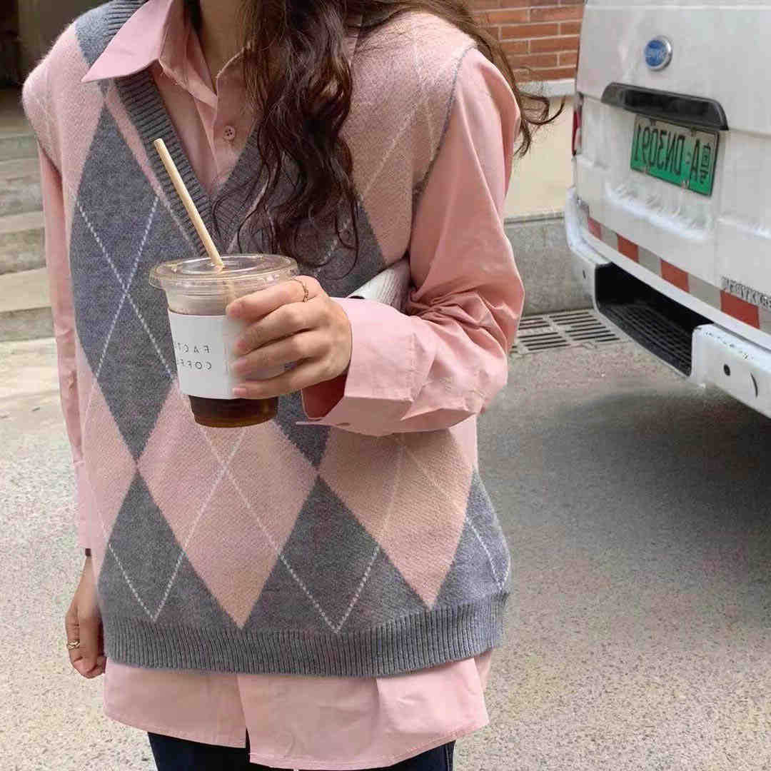 V Neck Vintage Argyle Sweater Vest Women Sleeveless Plaid Knitted Oversized Sweaters Casual Autumn Preppy Style C-223 210915
