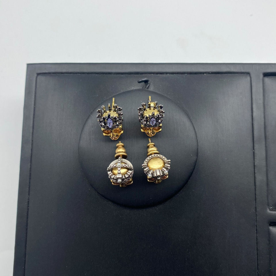 Luxury MC skeleton Dangle & Chandelier queen earrings niche design sense advanced retro earrings new cool exquisite fashion personality, Silver
Luxury MC skeleton Dangle & Chandelier queen earrings niche design sense advanced retro earrings new cool exquisite fashion personality, Silver