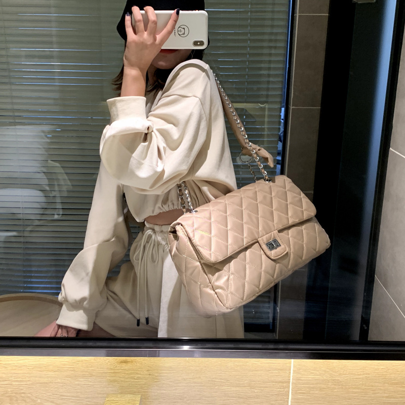 Design Bag Female 2021 Hot-selling Spring Korean Luxury Diamond Lattice Chain Shoulder Messenger Bags Fashion Rhombus Handbag, Khaki
Design Bag Female 2021 Hot-selling Spring Korean Luxury Diamond Lattice Chain Shoulder Messenger Bags Fashion Rhombus Handbag, Khaki