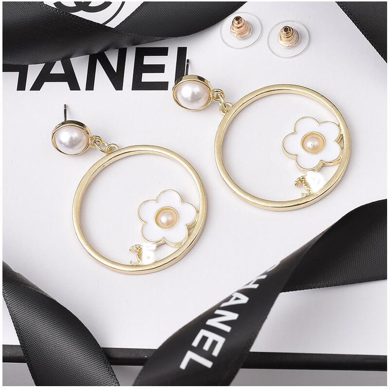 21Style 18K Gold Plated Designer Letters Stud Long Earring Dangle Crystal Geometric Luxury Brand Women Rhinestone Pearl Wedding Party Jewerlry Accessories
21Style 18K Gold Plated Designer Letters Stud Long Earring Dangle Crystal Geometric Luxury Brand Women Rhinestone Pearl Wedding Party Jewerlry Accessories
